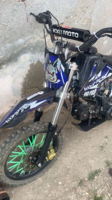 Moto cross kxd 125 defect nu are baterie și defect la motor