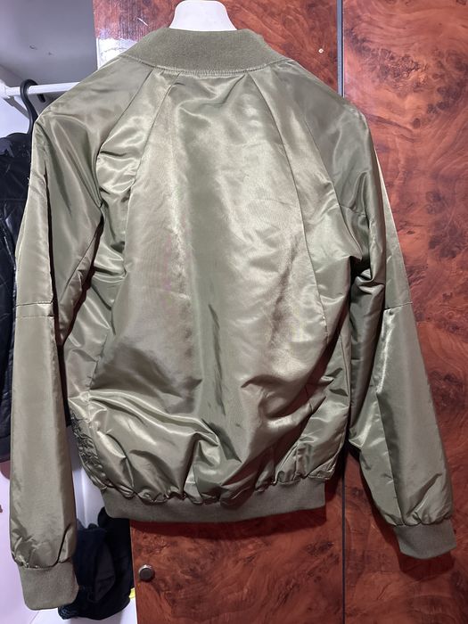 Продам новый ветровка