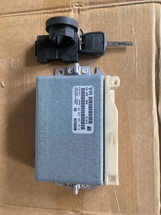 Компютър еку ecu електронен блок двигател опел вектра б 2.5 в6 х25хе