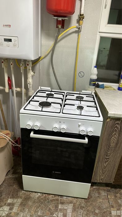 Продам газовую плиту