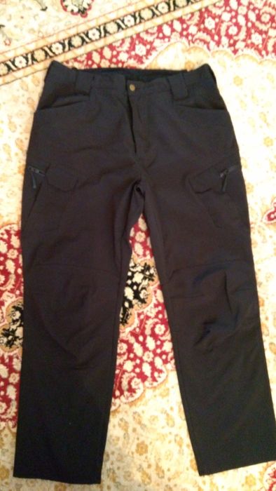 Зимние штаны от лыжного костюма 13тыс, и термо штаны . 52-54раз.