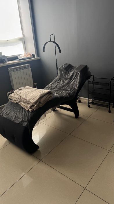 Продам кушетку, лампу