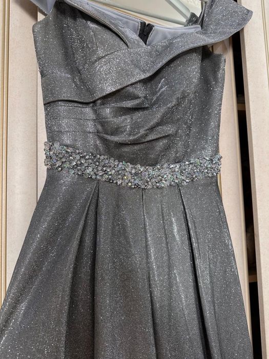 Продам платья на мереоприятие и выпускной