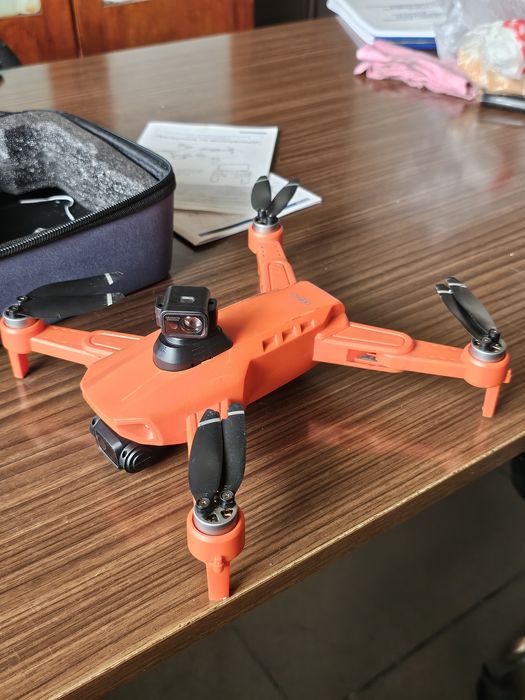 Дрон квадракопер