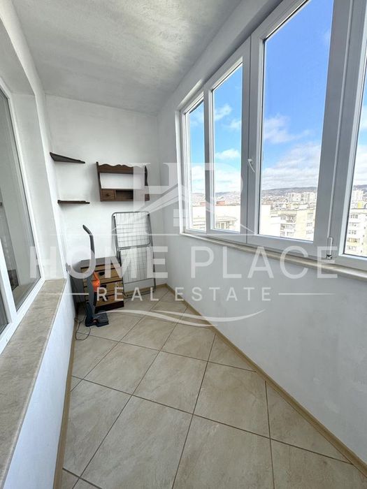 ТРИСТАЕН апартамент под нам - Цветен квартал