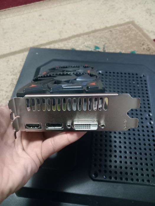 Видеокарта rx 570 на 4 gb