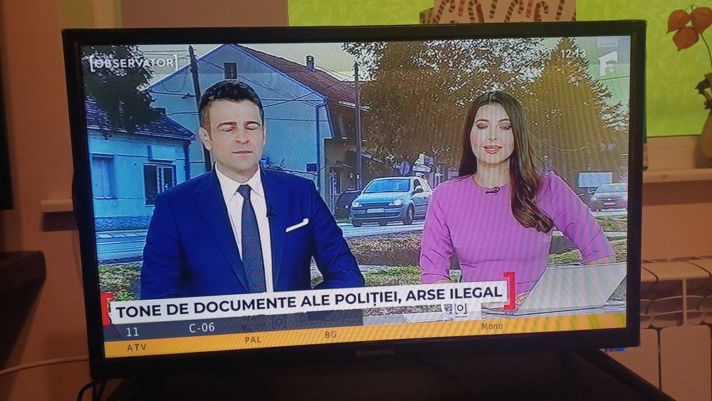 Vand televizor VORTEX 24", in garantie