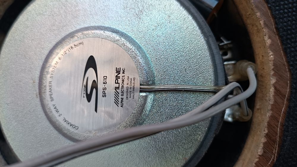 Продается колонки для машины Alpine  sps610