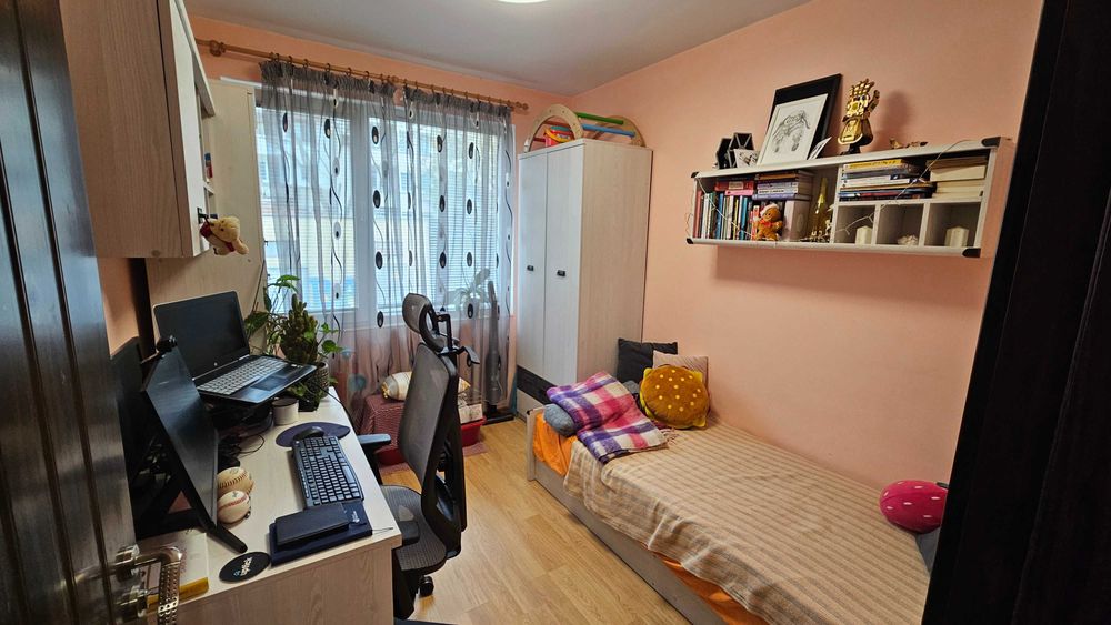 Продава се Тристаен апартамент в Варна, Колхозен пазар - 75 кв.м за 1946 €/кв.м - Снимка #2