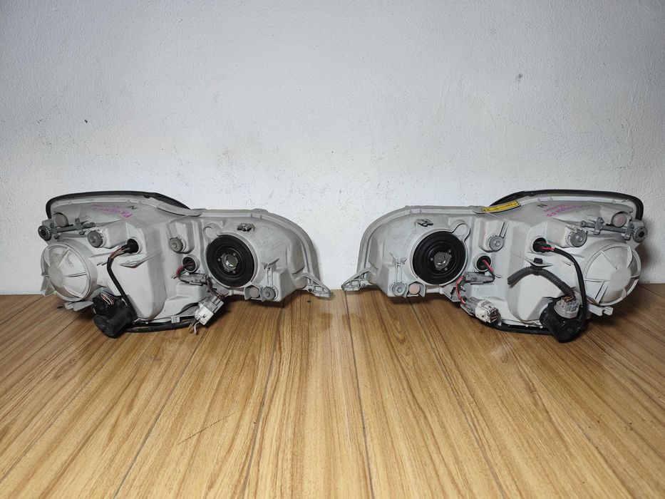Фары 2шт XENON Toyota Progres 98-07г Передние Тойота Прогрес Ксенон
