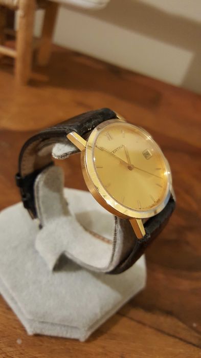 Оригинален мъжки часовник Certina EOL 115 1045. Каишка HIRSCH.