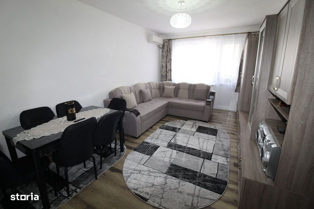 Vând apartament 2 camere în Hunedoara, Central-Parc Corvin, etaj 3...