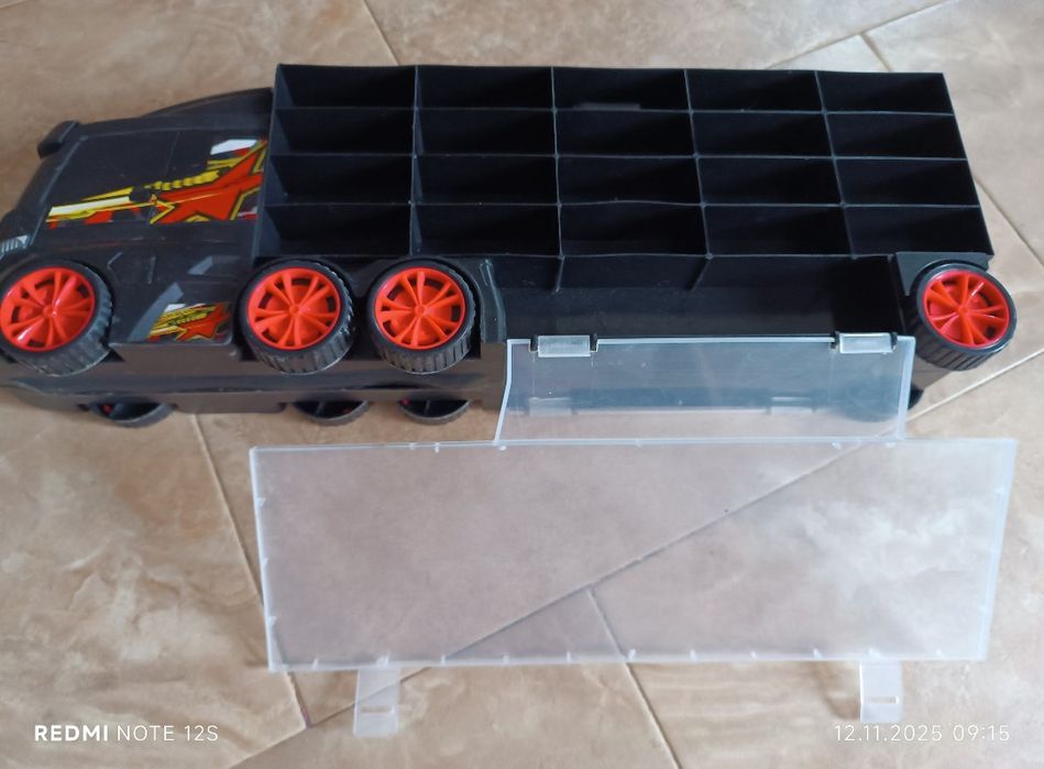 Camion pentru masinute