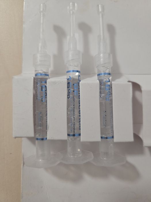 Opalescence gel albire pentru dinți în gutiera