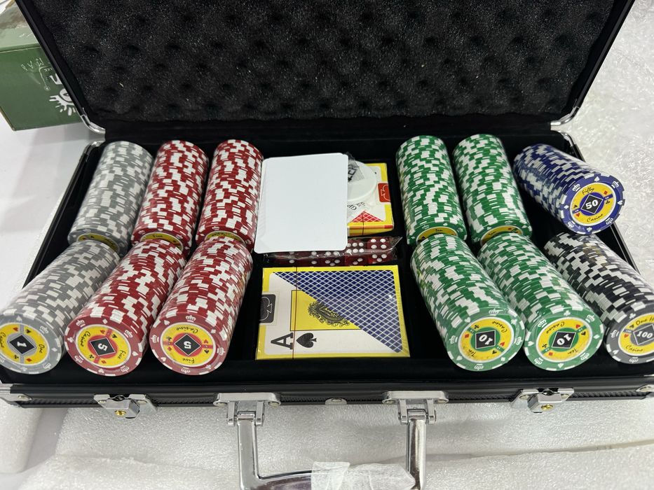Покер Набор для игри покер 300 фишек