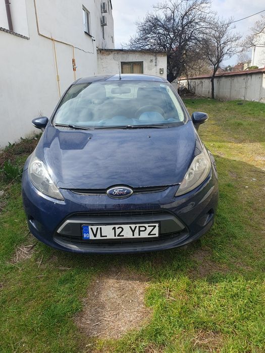 Vand Ford fiesta 1.25 benzina 2009