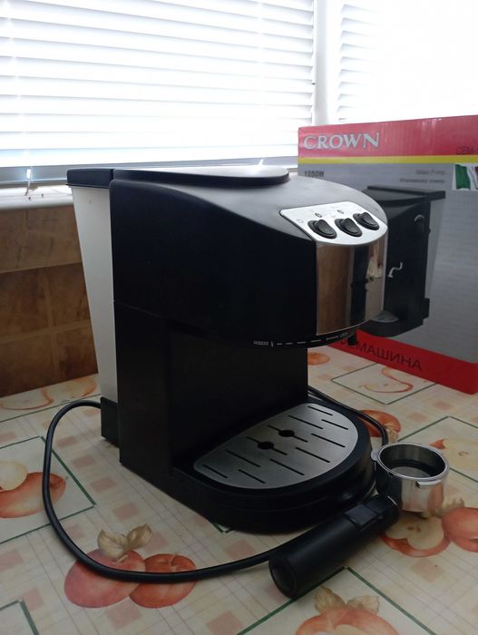 Еспресо кафемашина Crown CEM-1510 (15 bar / 1050W) – в оригинална кутия