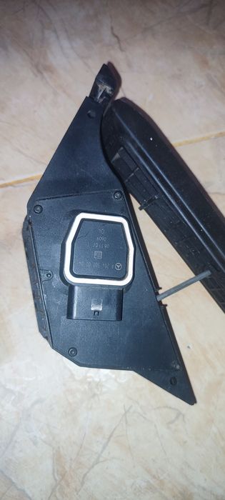 Педал за газта на Мерцедес w204