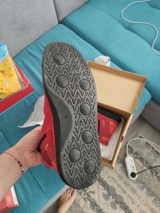 Cizme din piele năbuc și converse