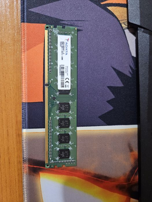 DDR 3 4gb на ADATA 1600MHZ