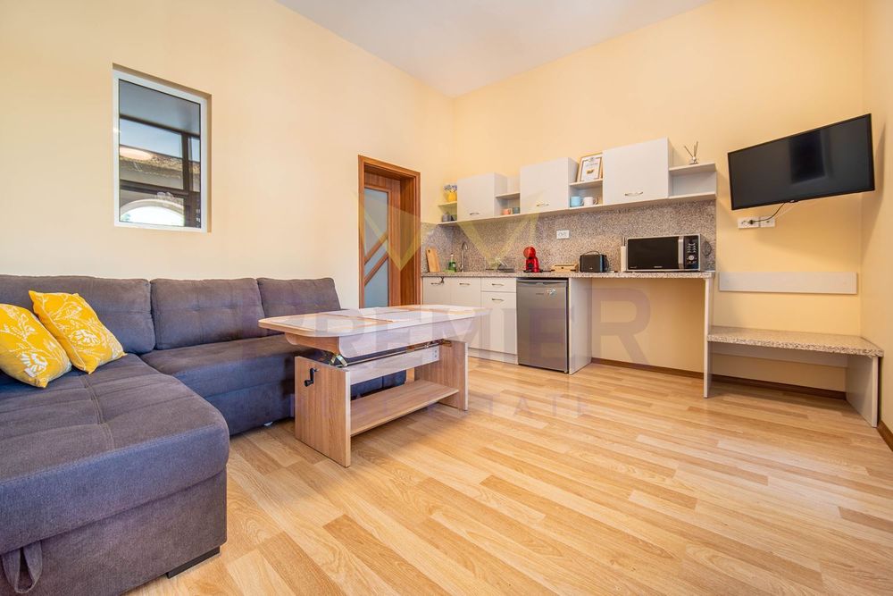 Продава се Тристаен апартамент в Балчик - 106 кв.м за 529 €/кв.м - Снимка #2