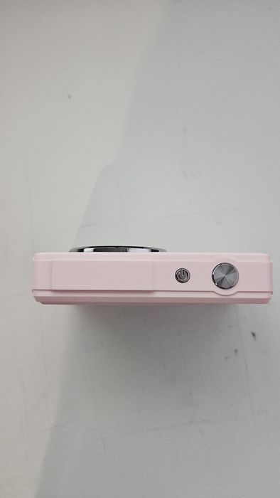 Розова дигитална камера