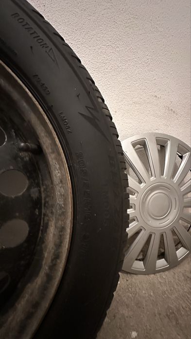 Метални джанти с гуми