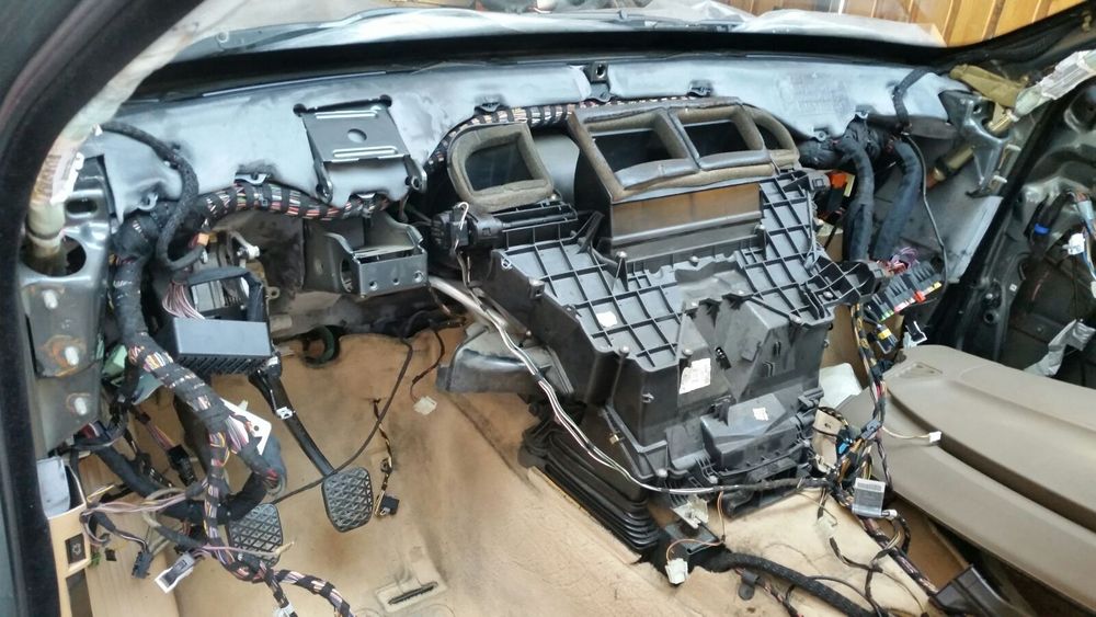 Стоп конзола парно резервоар бутало с мотовилка БМВ Е39 530д комби.