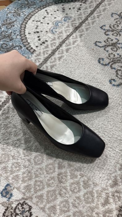 ЧЕРНЫЕ каблуки, новые