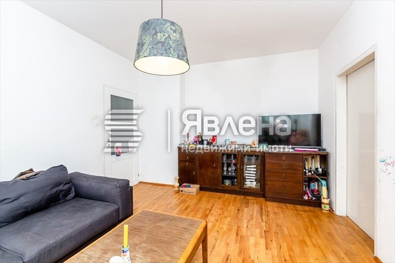 Продава се Тристаен апартамент в София, Надежда 4 - 88 кв.м за 2046 €/кв.м - Снимка #1