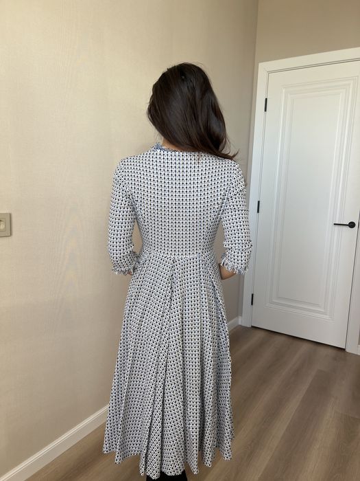 Продам  платье из твида