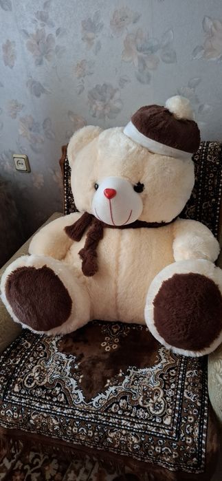 Мишка с шарфиком и в бирете