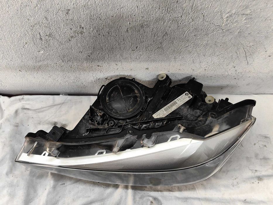 Оригинален фар  Бмв Ф30  BMW F30 F31