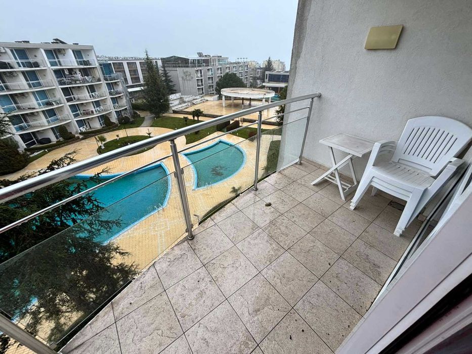 Тристаен апартамент за продажба в Атлантис, кв. Сарафово, Бургас