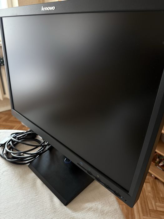 Монитор для работы и учебы Lenovo