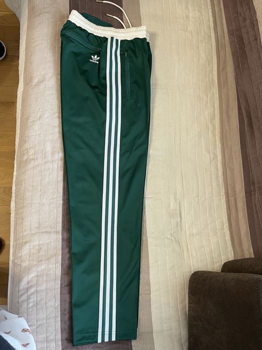 Чисто ново долнище АДИДАС.