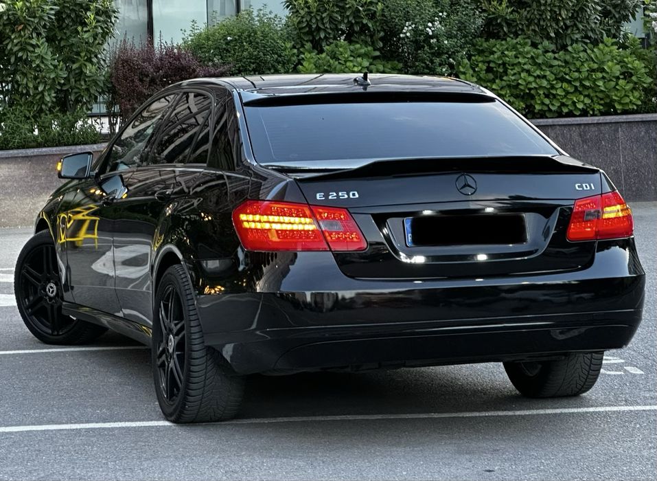 Vand/Schimb Mercedes-Benz E Class~E250~Lumini de zi Led~Ambientale~Shadow Line
