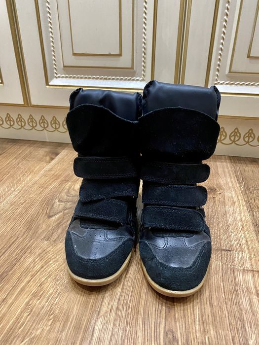 Ботинки кроссовки женские