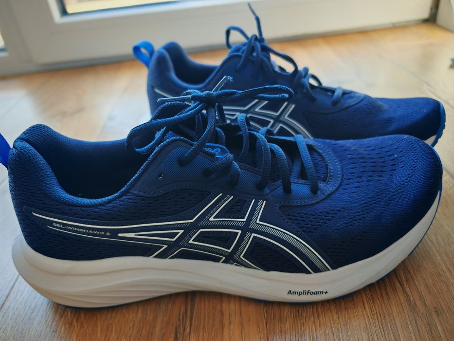 Adidasi alergare Asics NOI