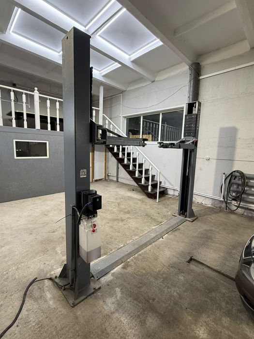 Сдам в аренду бокс с подьемником