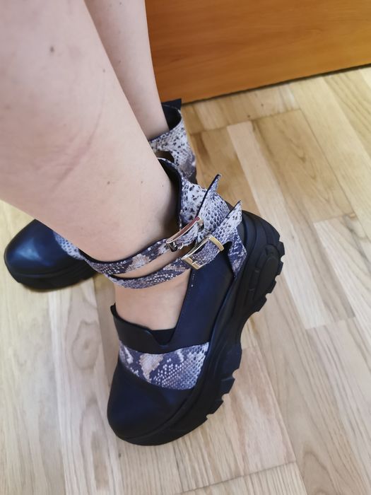 Pantofi casual cu platforma și barete