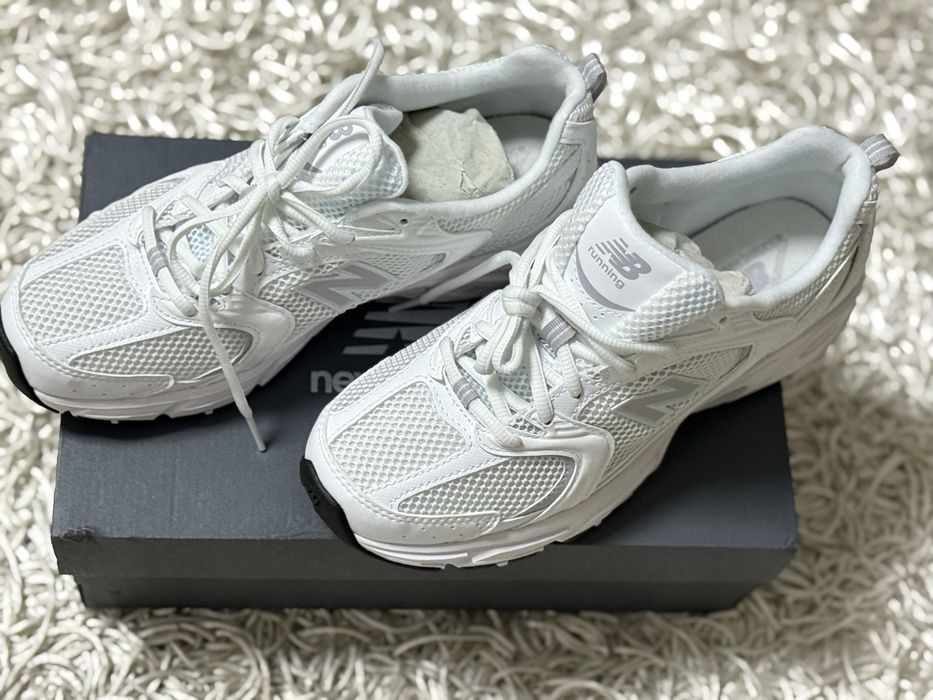 Adidasi New Balance  marime 40