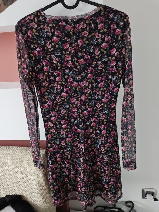 Ефектна рокля с пайети Bershka