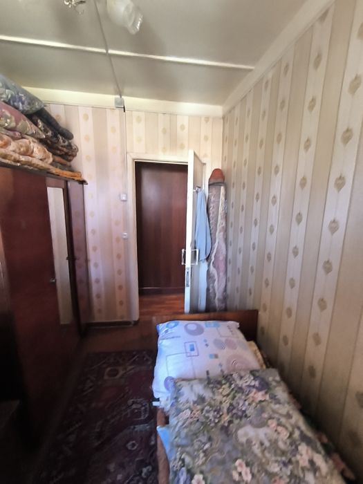 2 х комнатную квартиру Сергели Спутнике 9.  в деревянном доме 1/2
