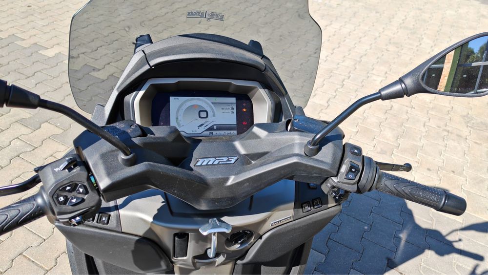 Piaggio MP3-530hpe exclusive