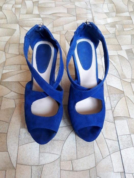 Стильные босоножки