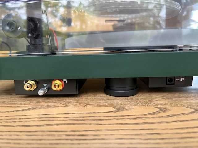 Грамофон Pro-Ject DEBUT CARBON EVO с подобрения