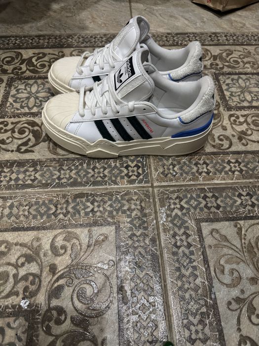 Кроссовки Adidas