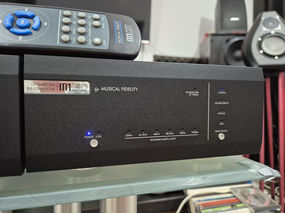Musical Fidelity M1 DAC si M1 CDT cd player