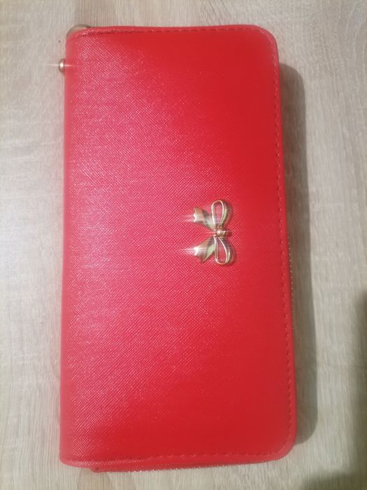 Дамски портмонета